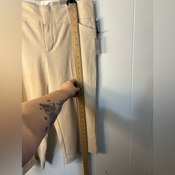 NWT Maurice’s I am Polished Light Tan Women’s Capri Pants Size 9/10 - Picture 3 of 9